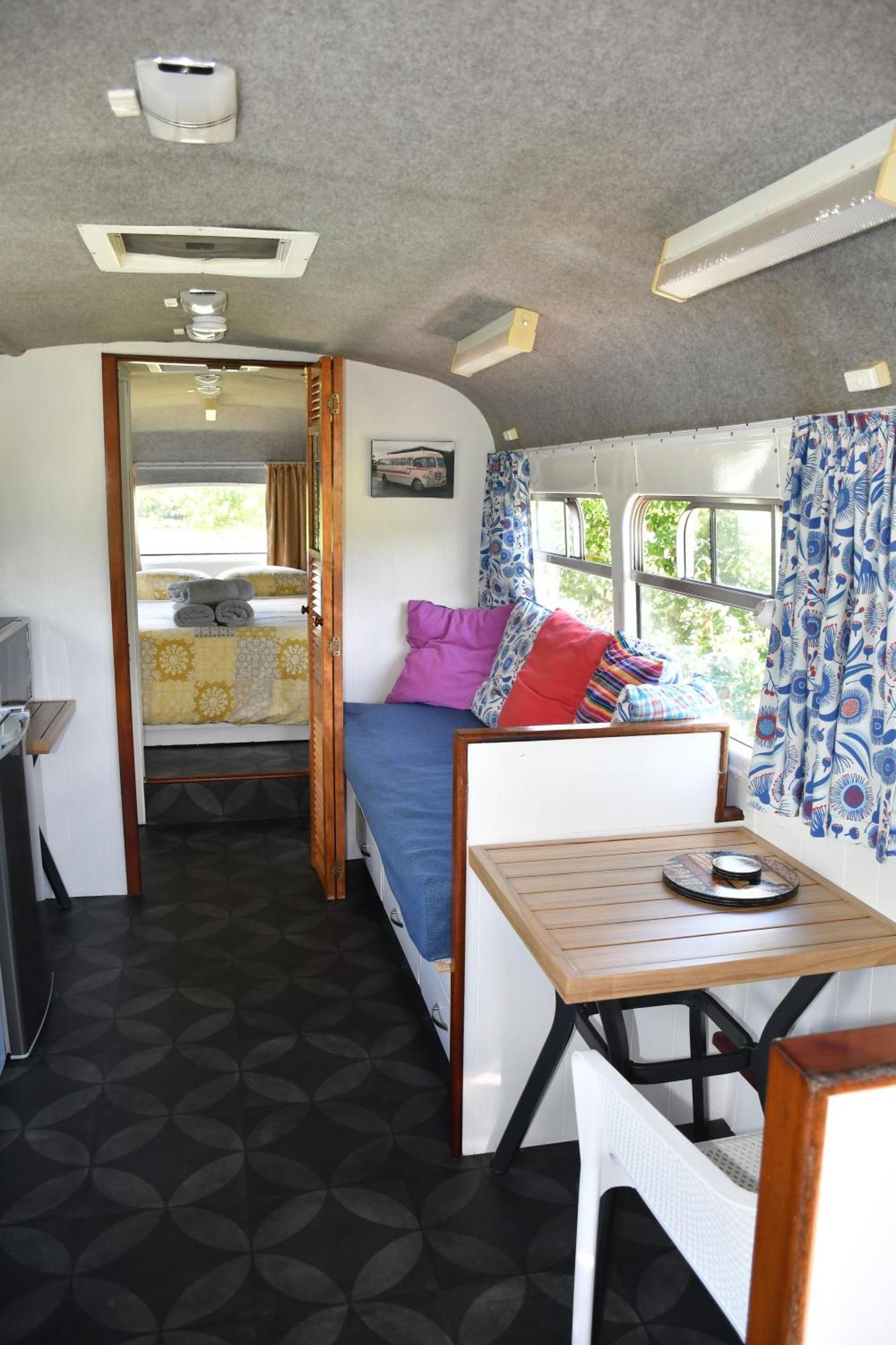 Evi The School Bus At Oromahoe Downs Farm Puketona Buitenkant foto